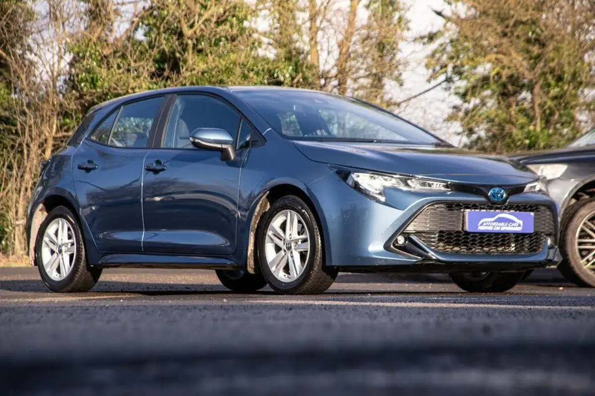 2022-toyota-corolla-18-vvt-i-icon-120bhp-trk-hatchback-5d-big-4