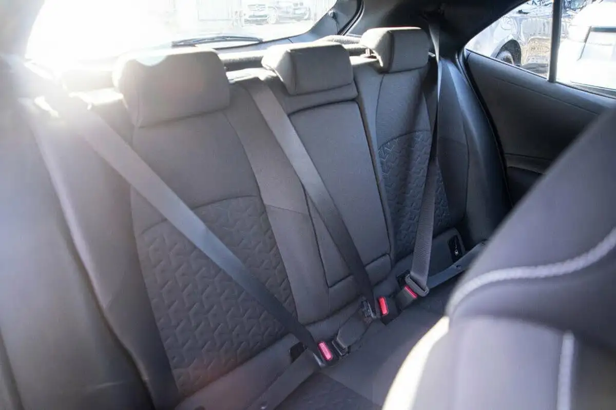 2022-toyota-corolla-18-vvt-i-icon-120bhp-trk-hatchback-5d-big-28