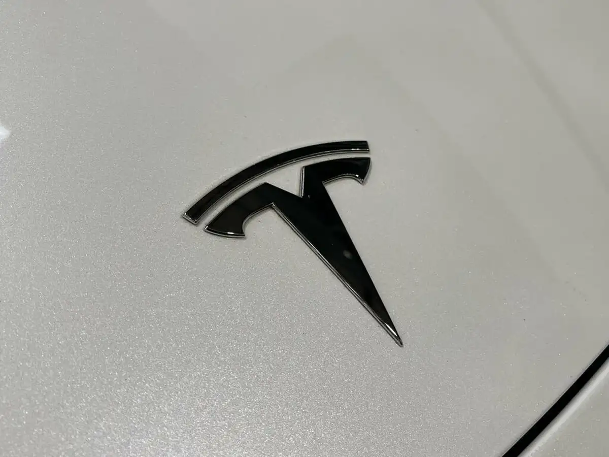 2022-tesla-model-y-e-rwd-big-11