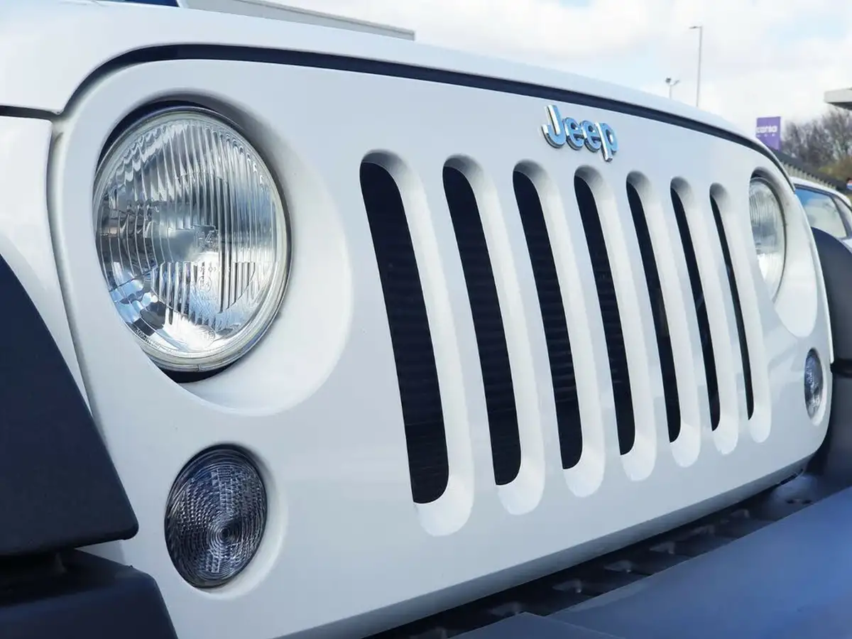 2015-jeep-wrangler-big-21