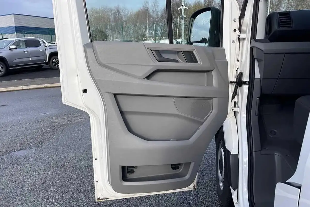 2022-volkswagen-crafter-20tdi-cr35-lwb-trendline-140pseu6dt-e-auto-big-34