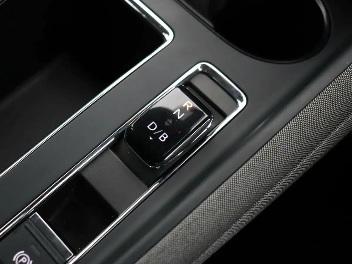 2021-skoda-enyaq-e-60-62-kwh-big-25