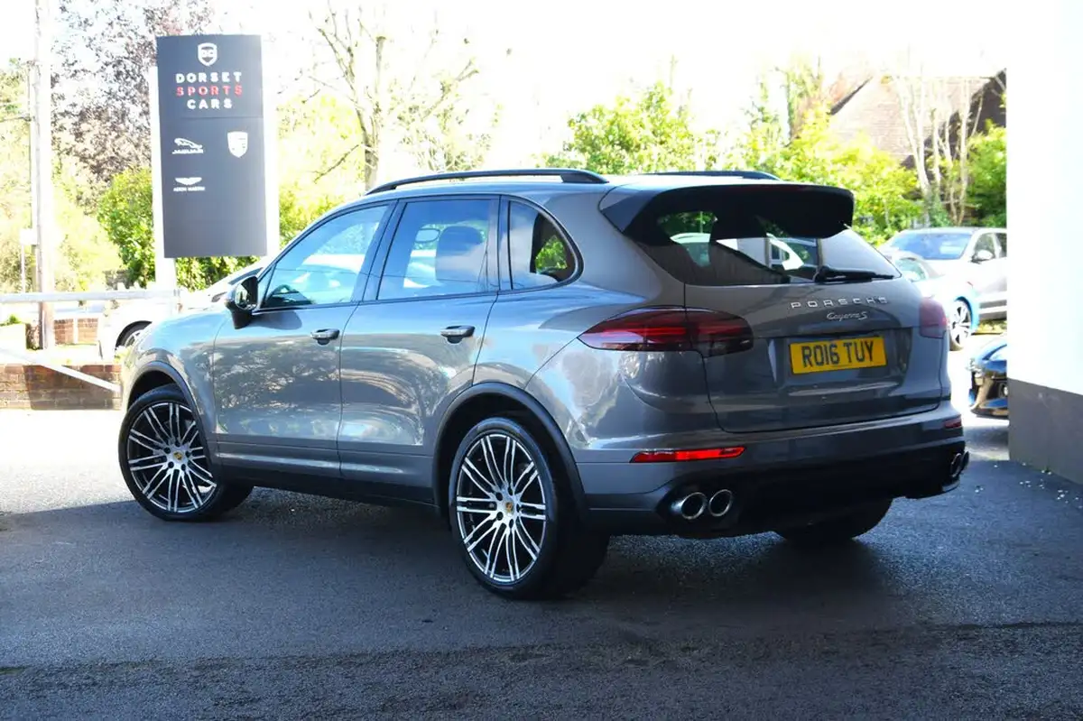 2016-porsche-cayenne-42td-s-big-1