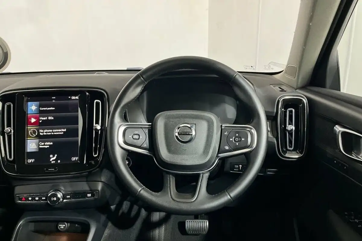 2021-volvo-xc40-15-t4-inscription-208bhp-big-19
