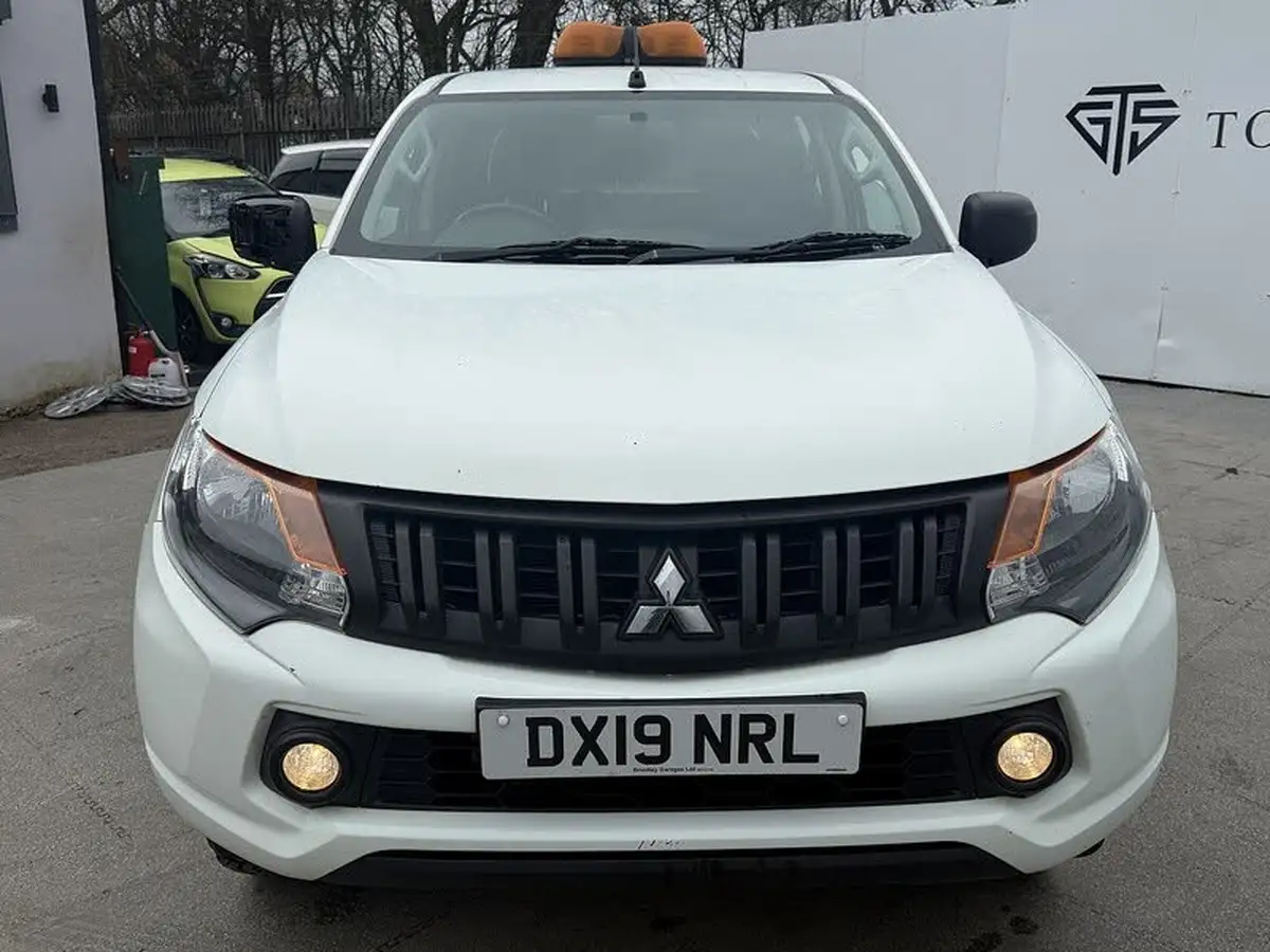 2019-mitsubishi-l200-24di-d-4life-eu6b-double-pickup-big-7