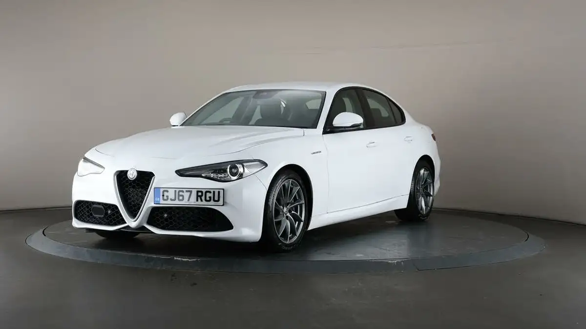 2017-alfa-romeo-giulia-20-veloce-big-37