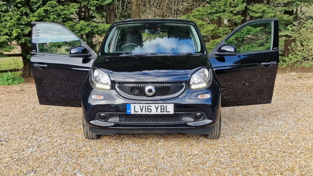 2016-smart-forfour-10-passion-70bhp-premiumss-twinamic-big-22