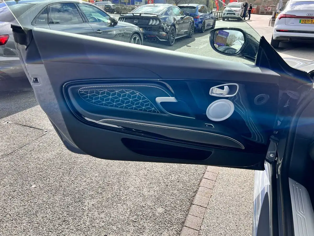 2021-aston-martin-dbs-52-v12-superleggera-big-17