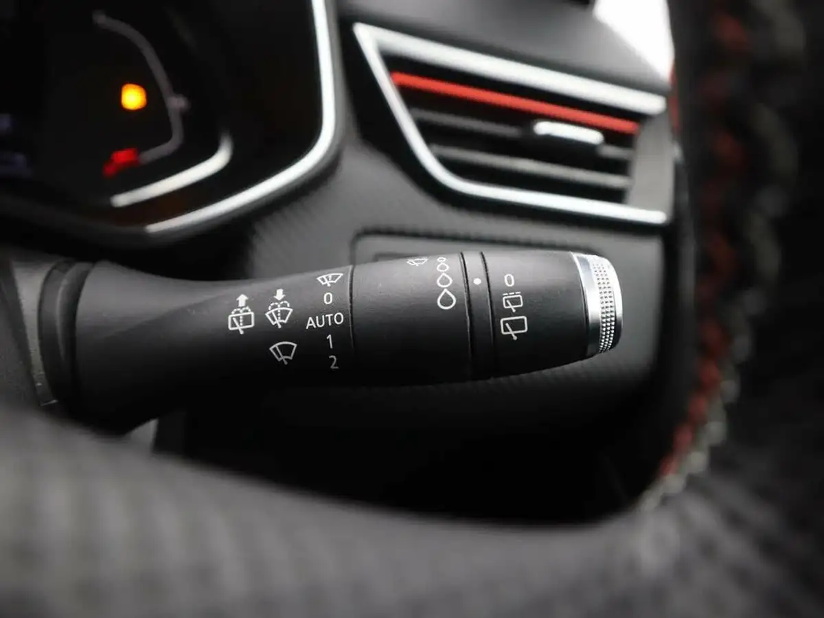 2020-renault-clio-15dci-rs-line-big-33
