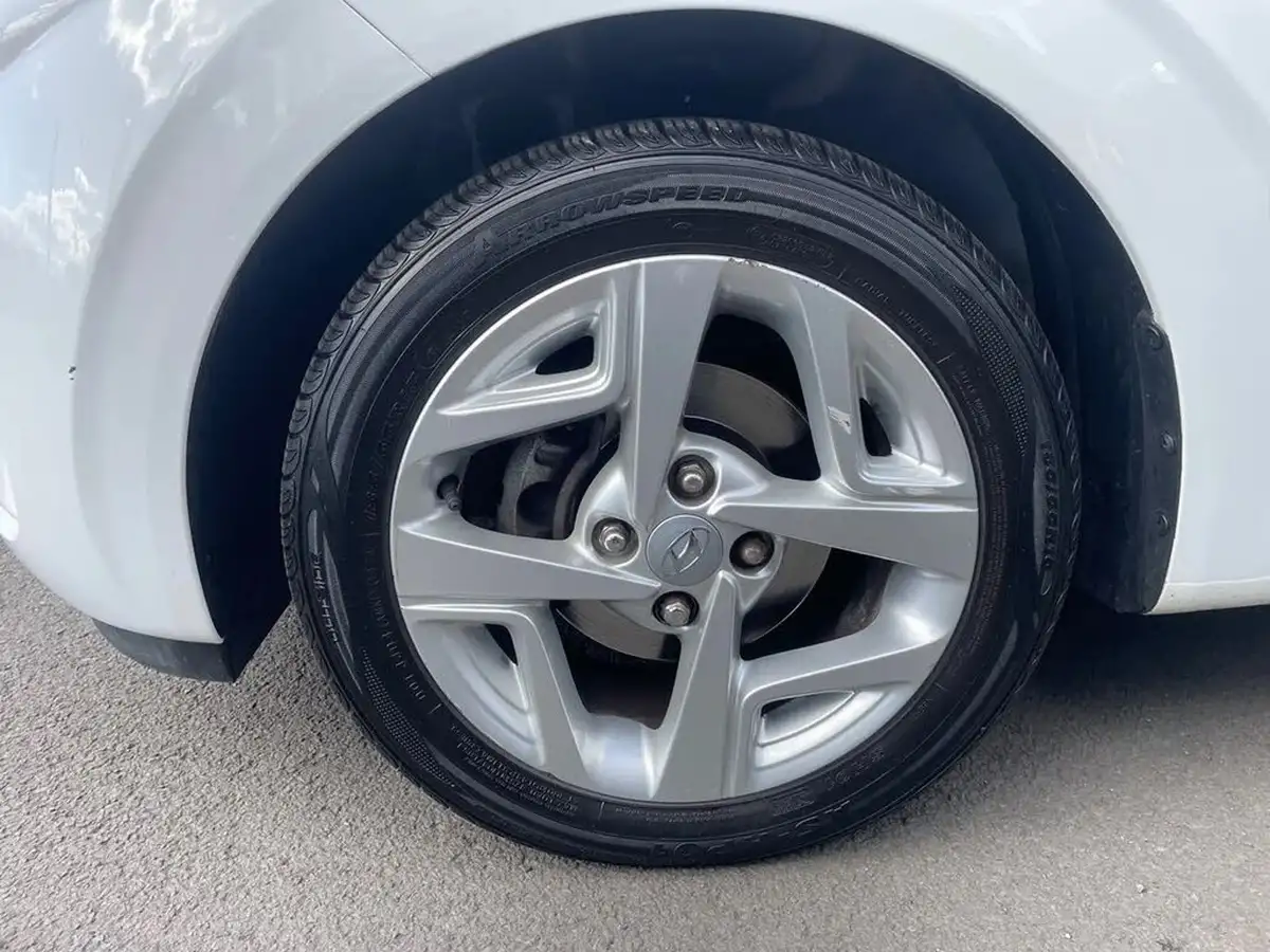 2023-hyundai-i10-12-se-connect-auto-big-7