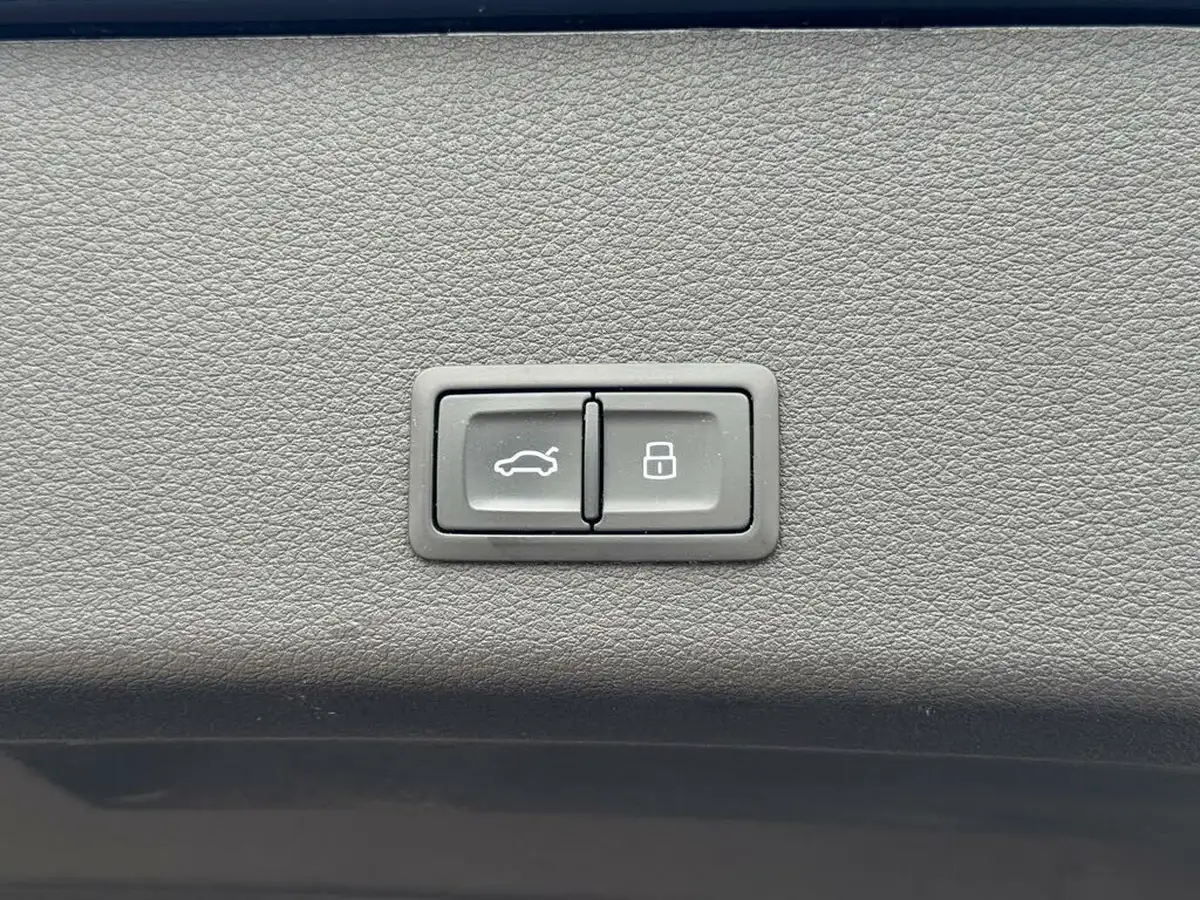 2021-audi-e-tron-50e-sport-station-wagon-big-40