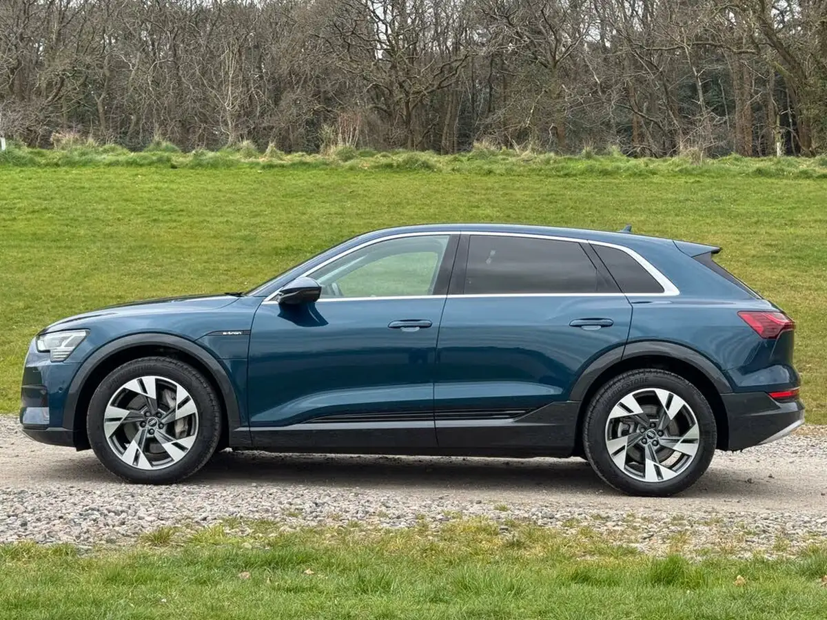 2021-audi-e-tron-50e-sport-station-wagon-big-12