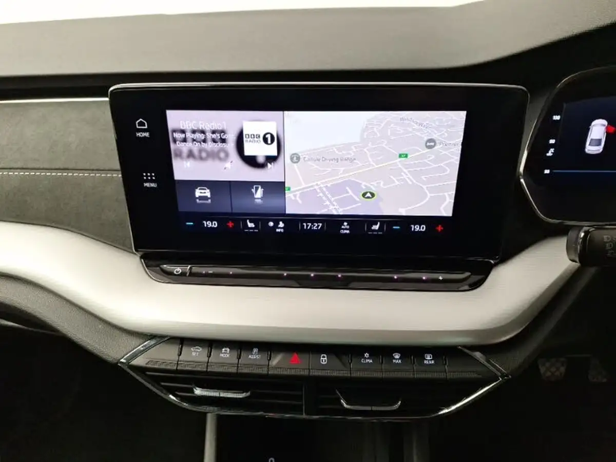 2022-skoda-octavia-15-tsi-se-l-hatchback-big-9