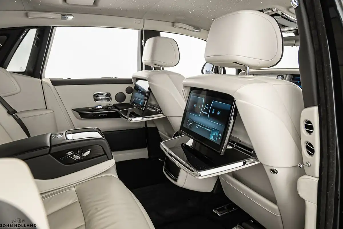 2019-rolls-royce-phantom-67-big-19