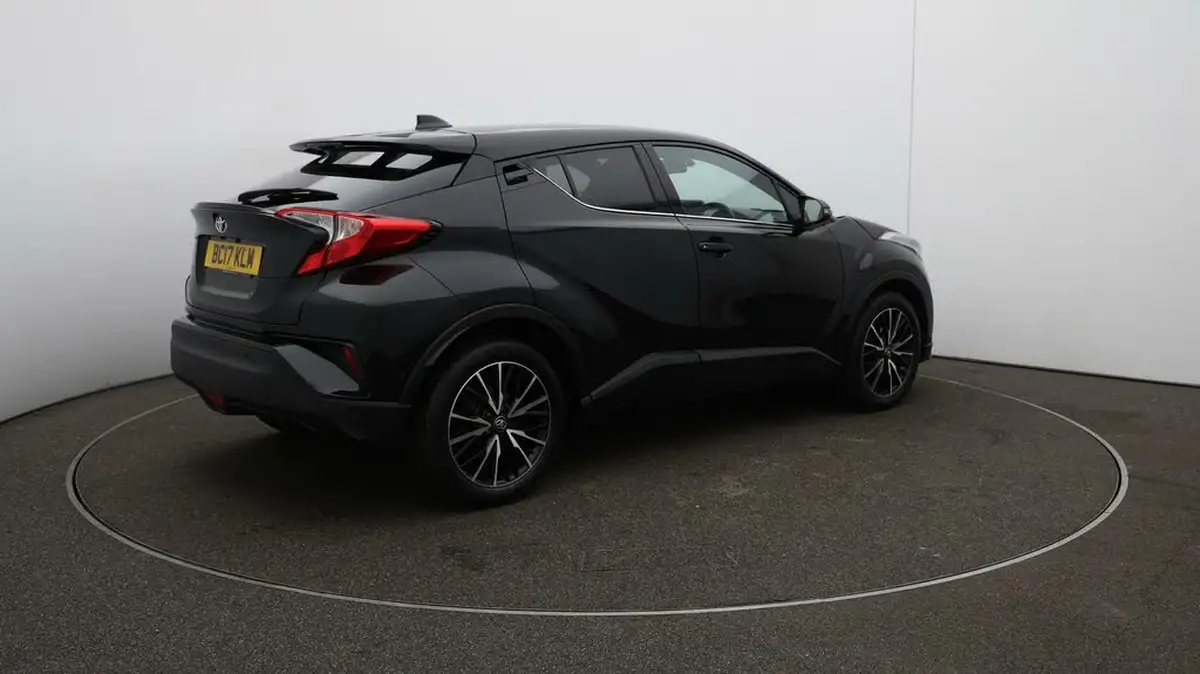 2017-toyota-c-hr-12-excel-awd-cvt-big-44