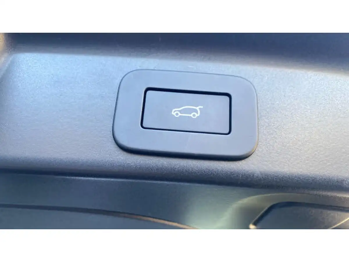 2024-jaguar-f-pace-20-d200-r-dynamic-hse-black-big-25
