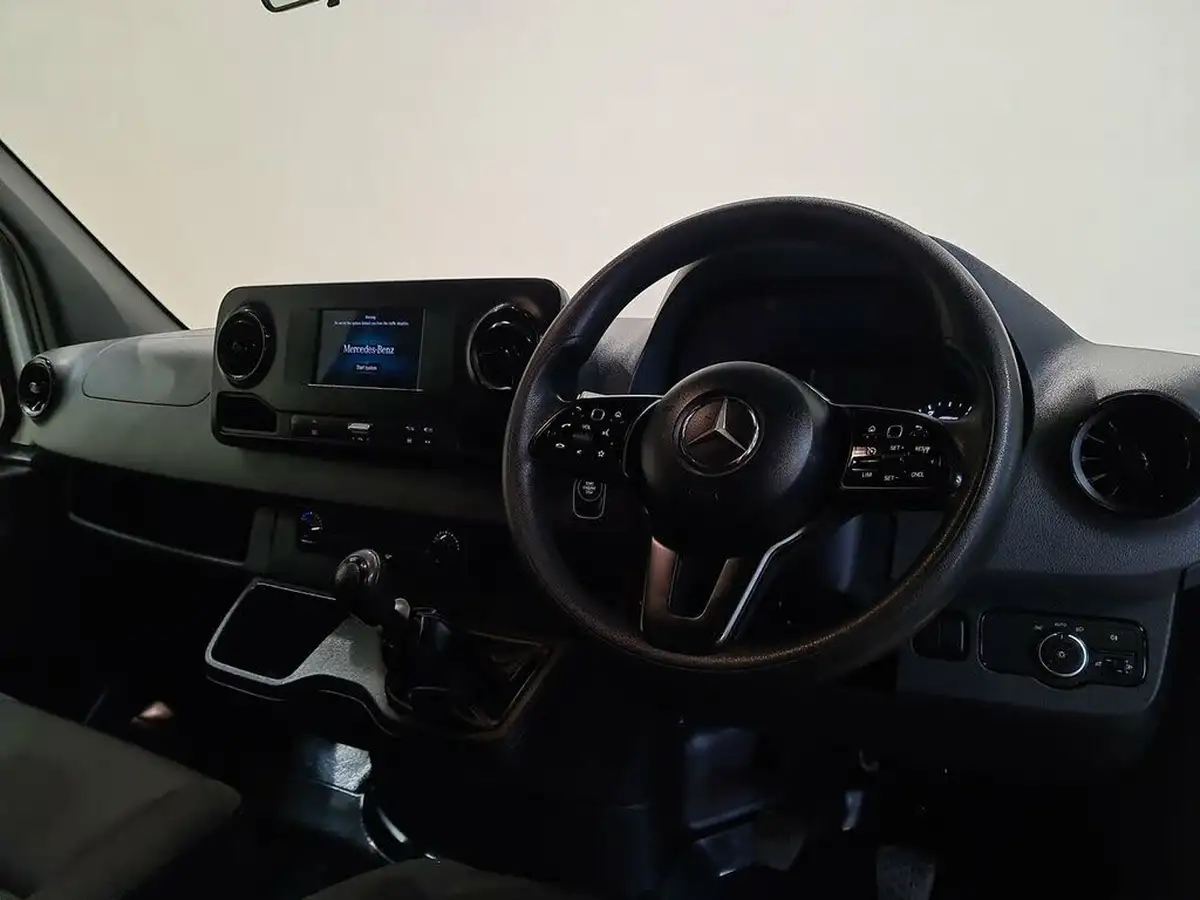2018-mercedes-benz-sprinter-21cdi-314-l3h1-chassis-cab-eco-gear-360-big-4