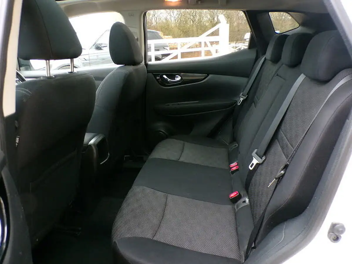 2015-nissan-qashqai-16dci-n-tec-big-16