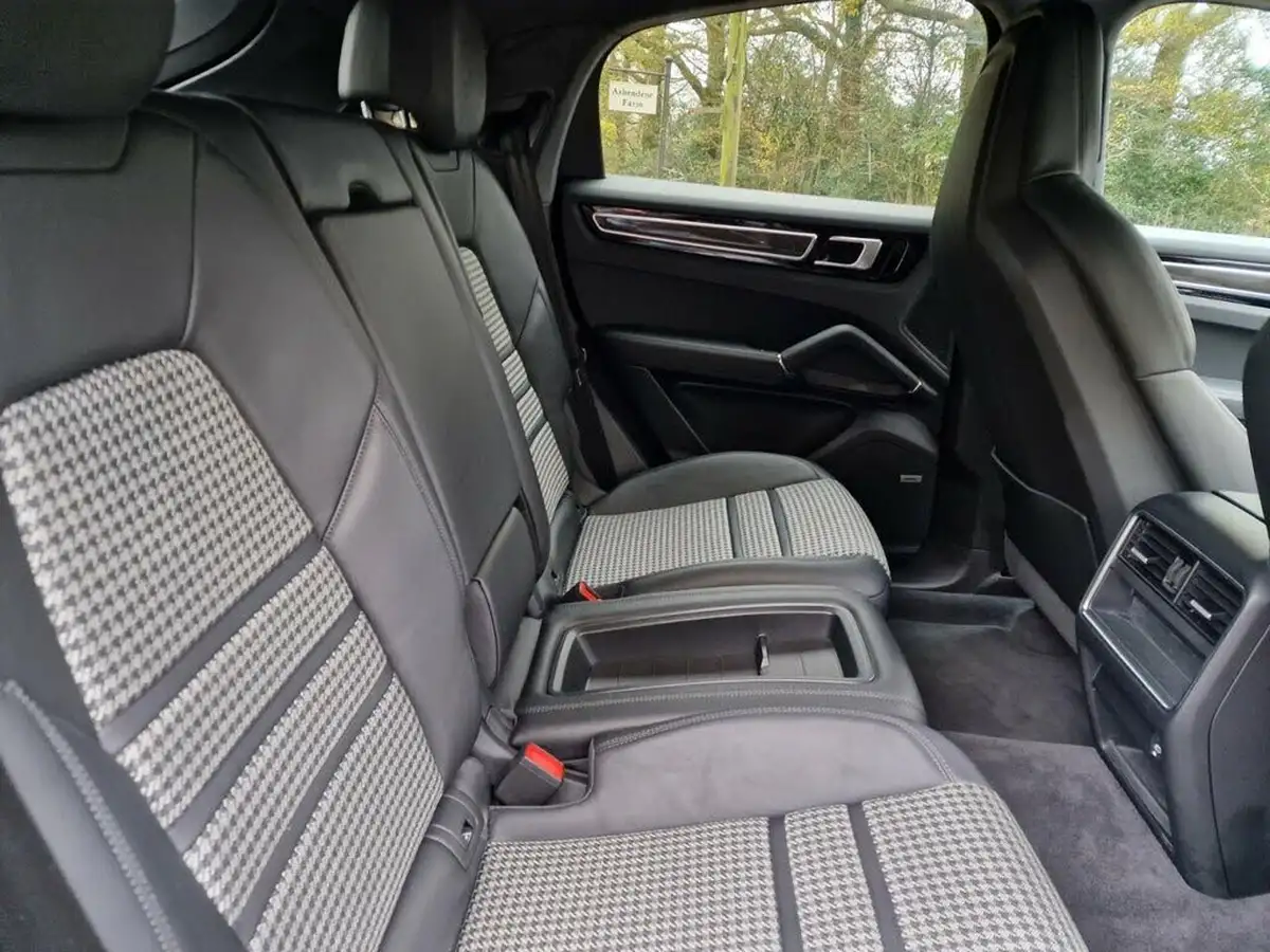2019-porsche-cayenne-30-v6-s-big-36
