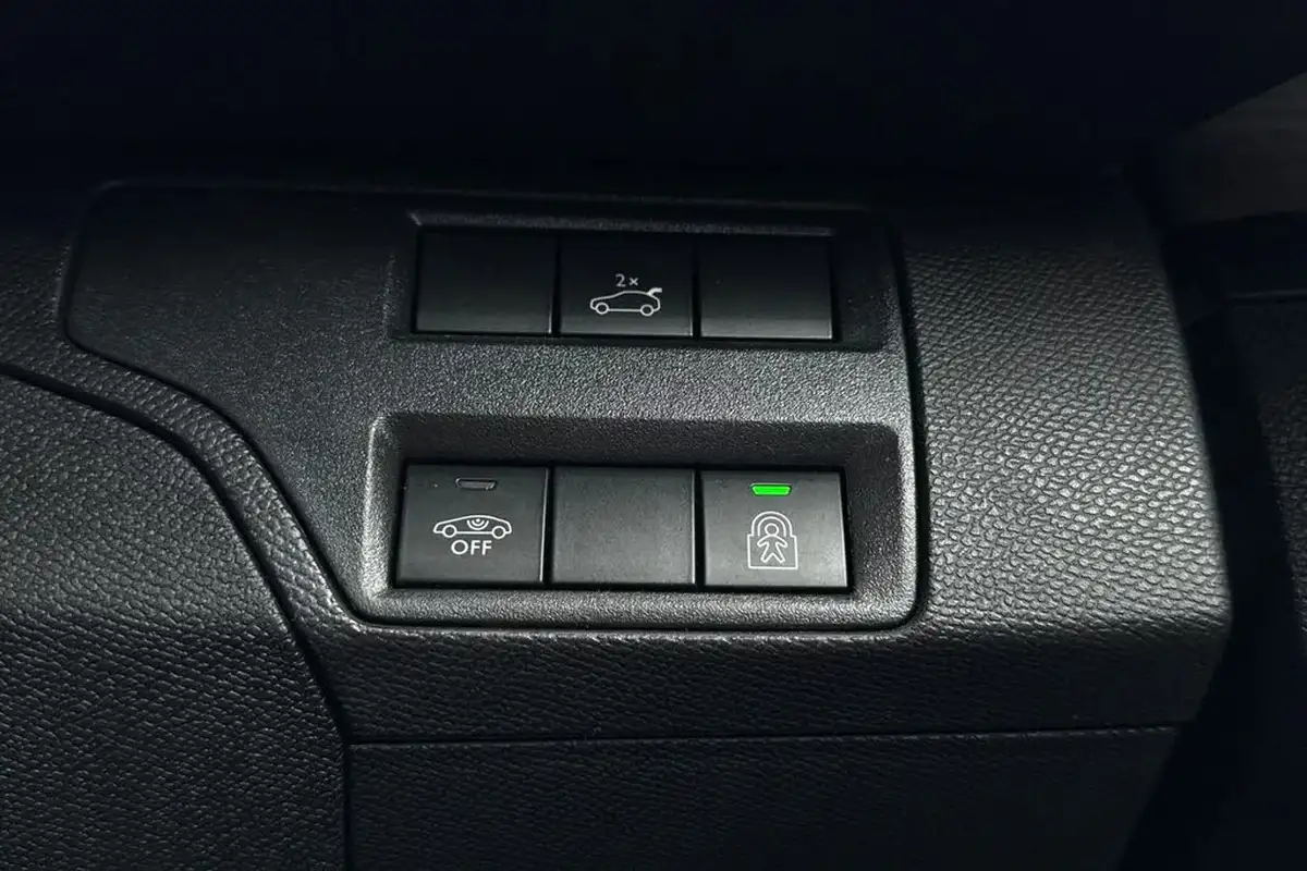 2019-peugeot-3008-suv-20-bluehdi-gt-20-bluehdi-big-47