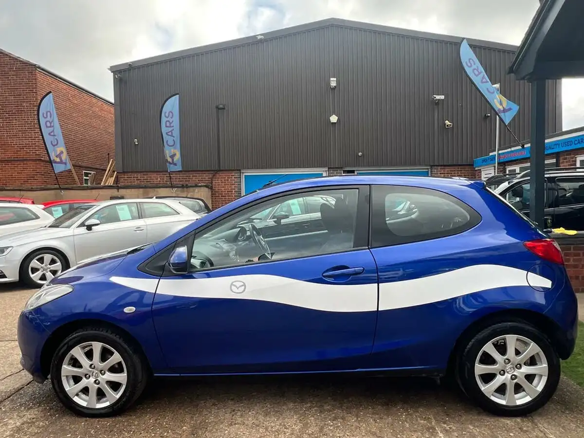 2009-mazda-mazda2-13-ts2-3d-big-8