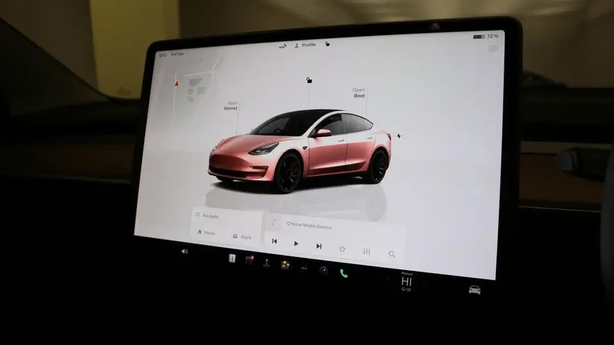 2022-tesla-model-3-e-performance-big-7