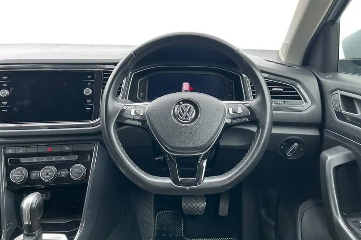 2019-volkswagen-t-roc-20tdi-sel-dsg-big-10