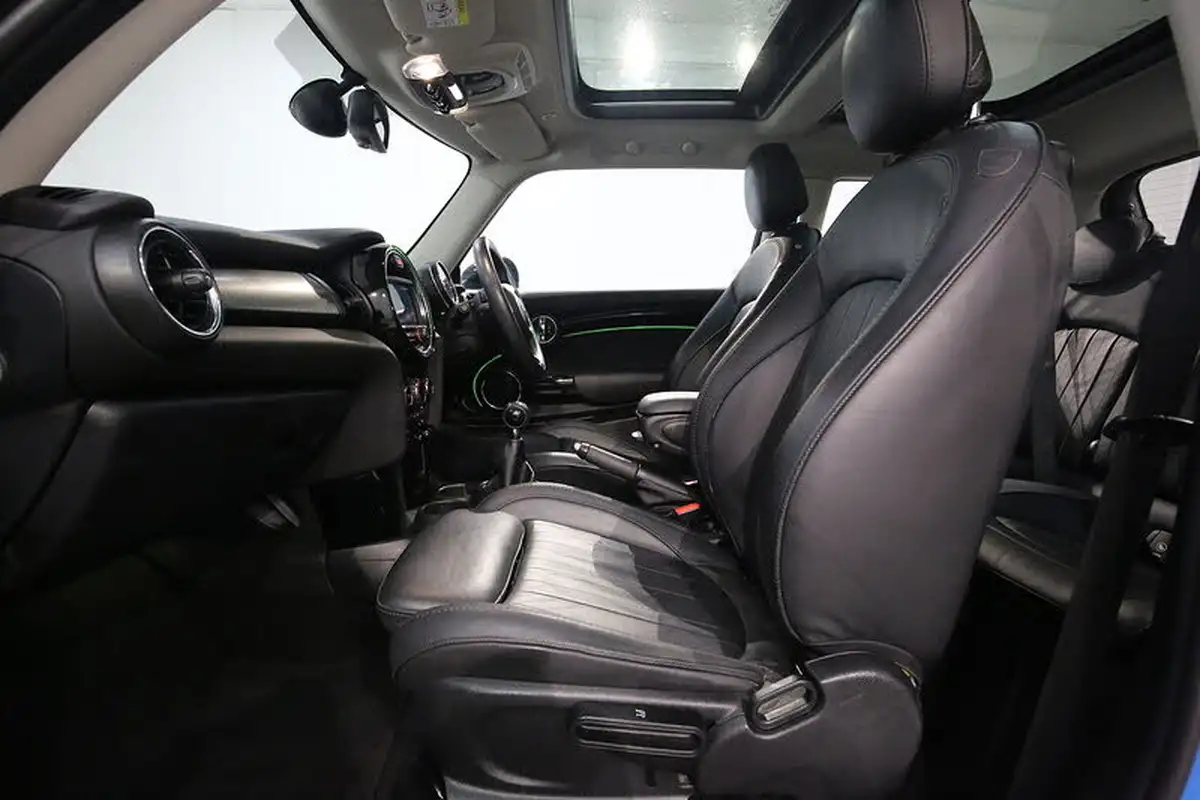 2019-mini-cooper-15-cooper-exclusive-134bhp-hatchback-3d-big-24
