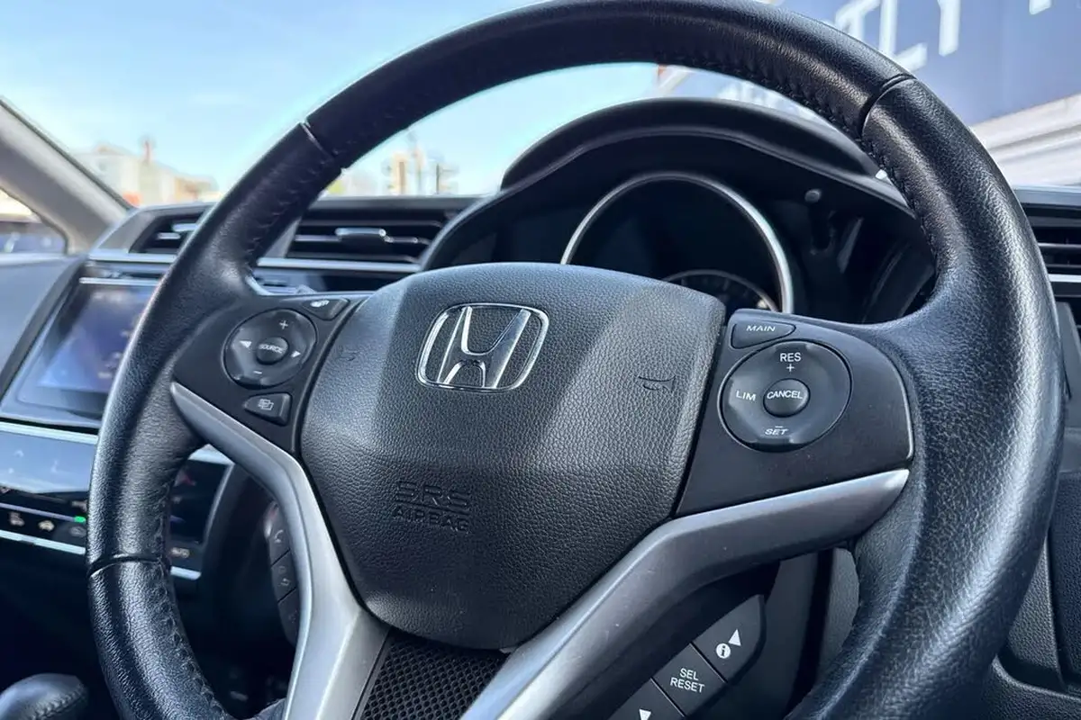 2019-honda-jazz-13-i-vtec-ex-cvt-big-34