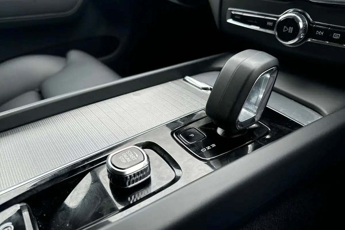 2022-volvo-xc60-20td-b4-plus-big-12