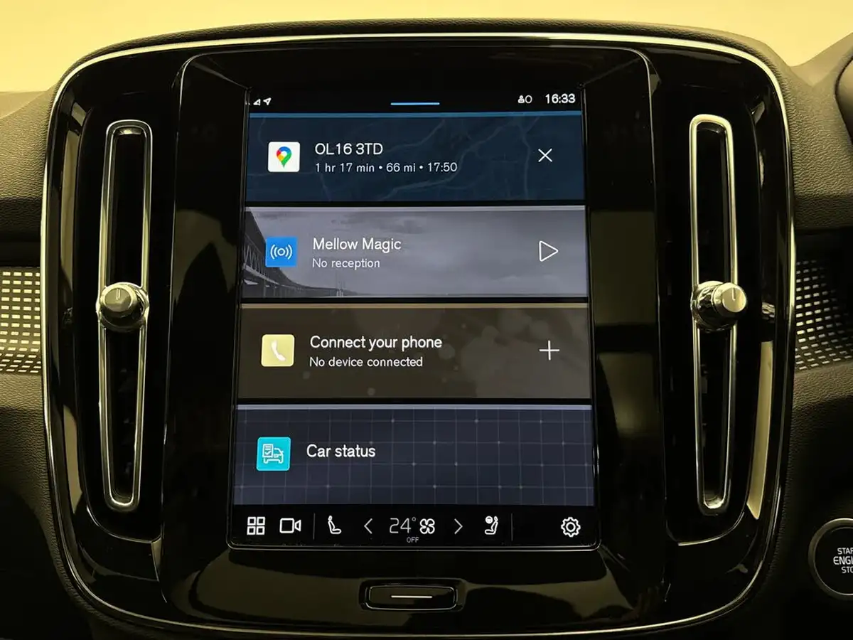 2024-volvo-xc40-20-b3-ultimate-big-23