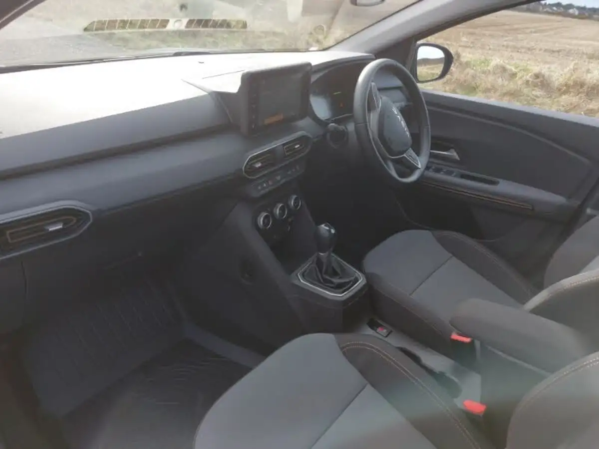 2024-dacia-jogger-16-tce-extreme-big-4