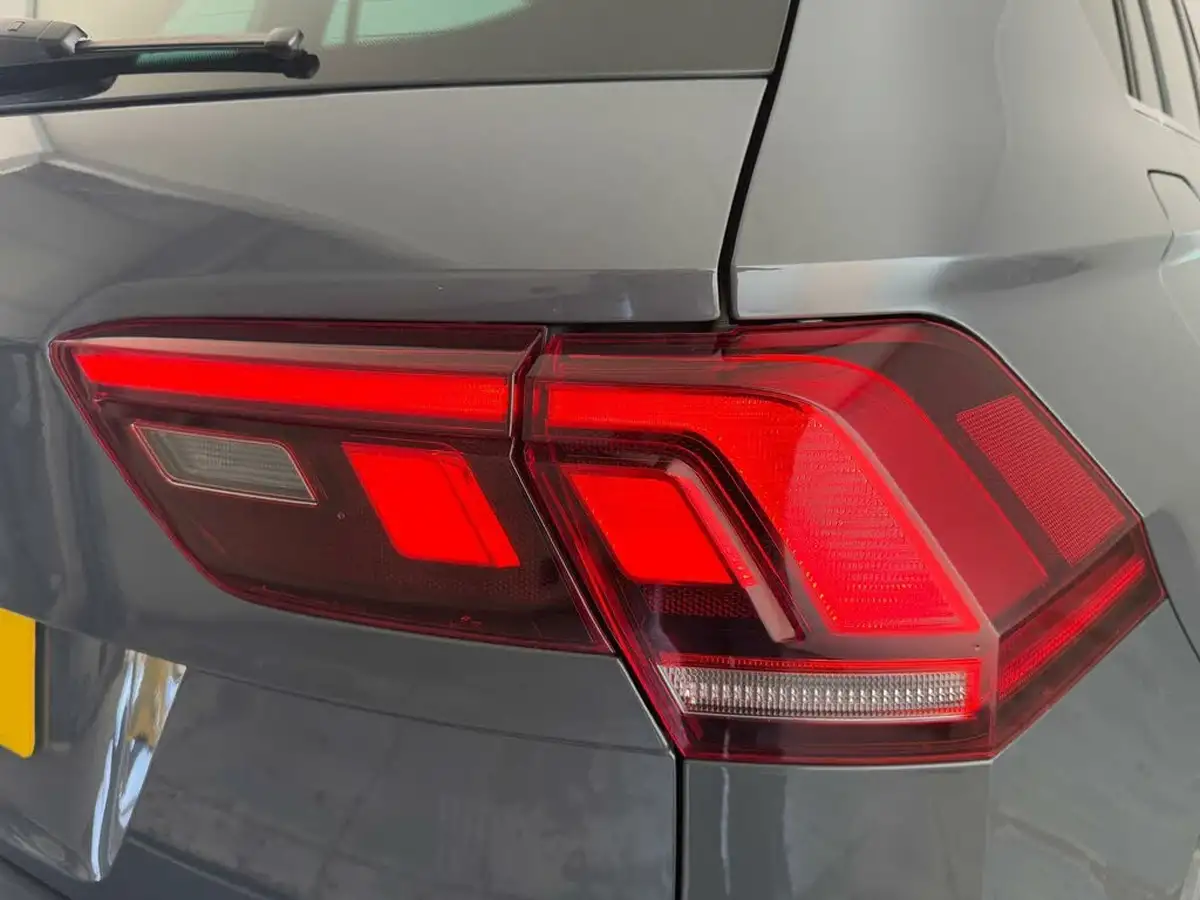 2021-volkswagen-tiguan-15-tsi-r-line-big-35