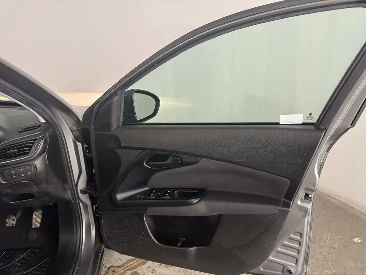 2021-fiat-tipo-10-hatchback-big-16