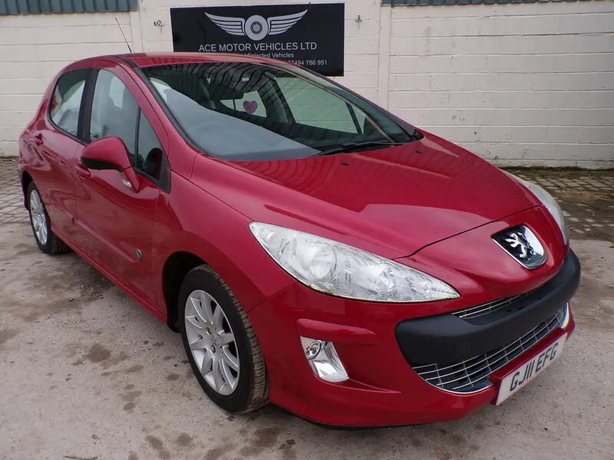 2011-peugeot-308-16td-envy-big-8