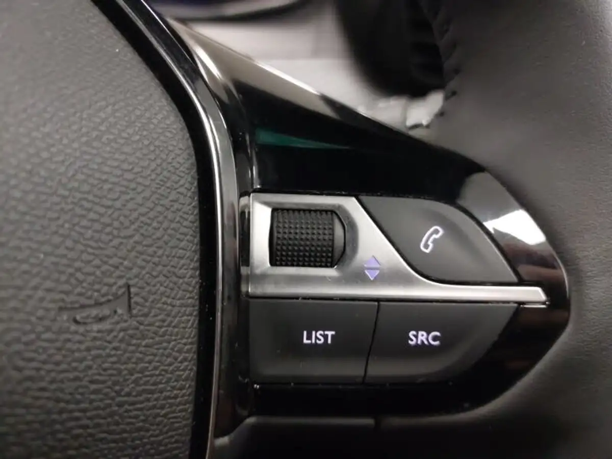 2024-peugeot-2008-suv-12-puretech-allure-130ps-big-12