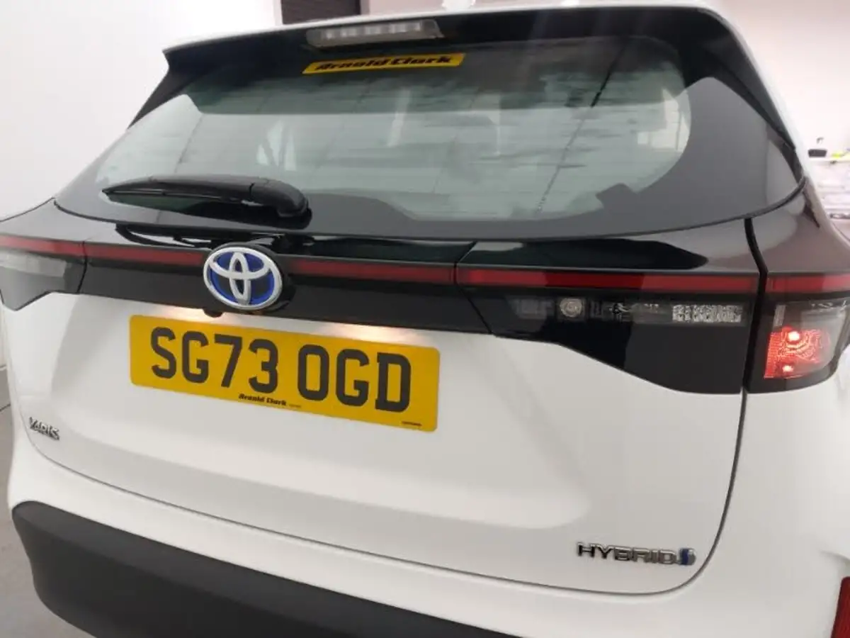 2023-toyota-yaris-cross-15-vvt-i-icon-big-14