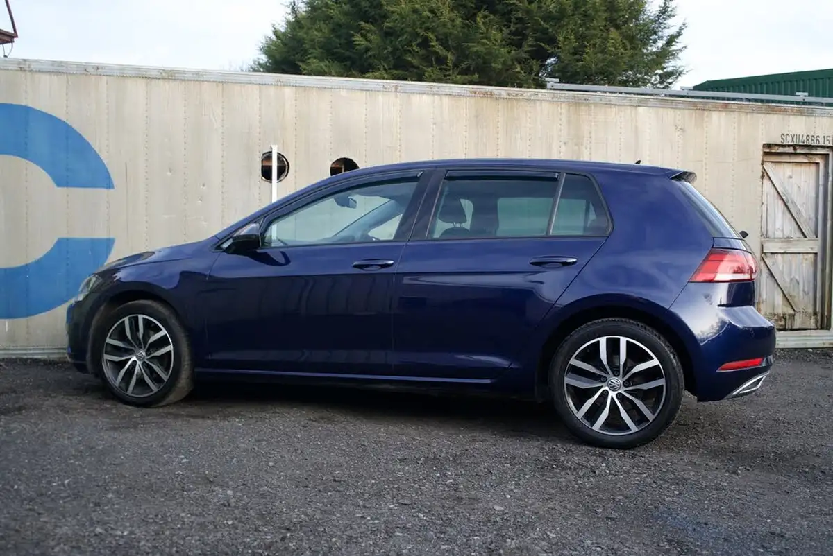 2017-volkswagen-golf-16tdi-gt-ss-hatchback-5d-big-11