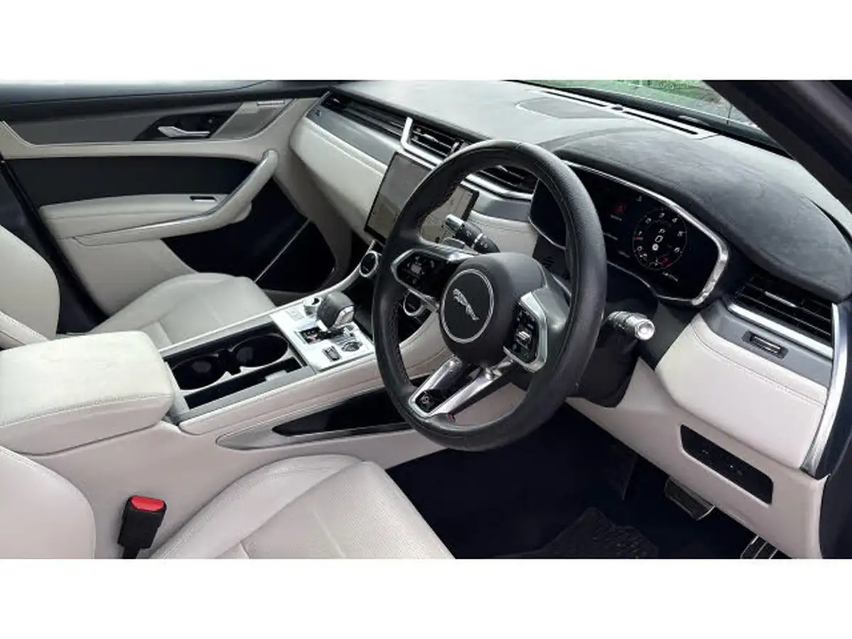 2022-jaguar-f-pace-50-v8-p550-svr-big-10
