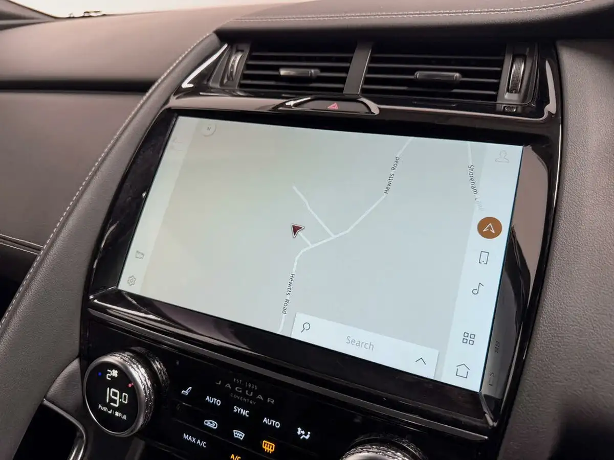 2021-jaguar-e-pace-15-p300e-r-dynamic-hse-big-51