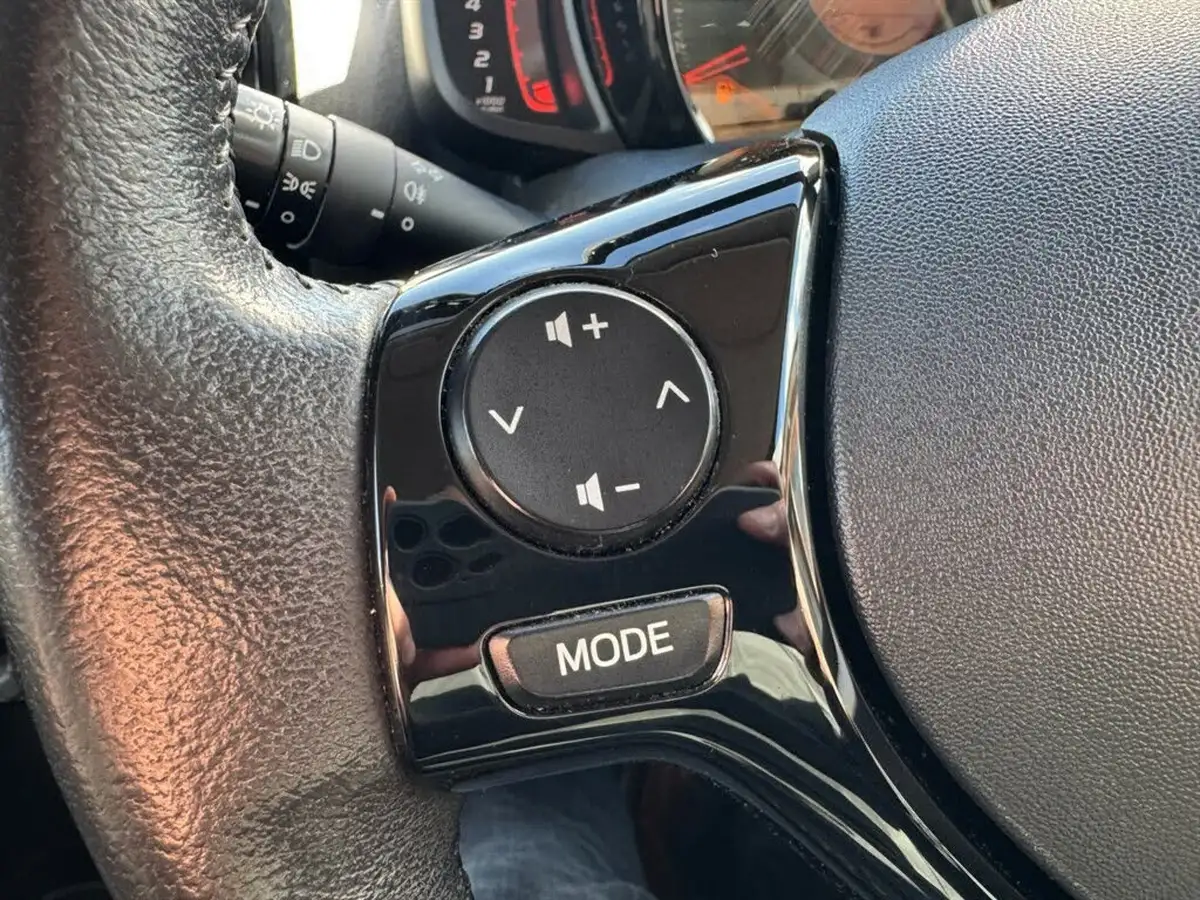 2020-citroen-c1-10-vti-flair-ss-5d-big-9