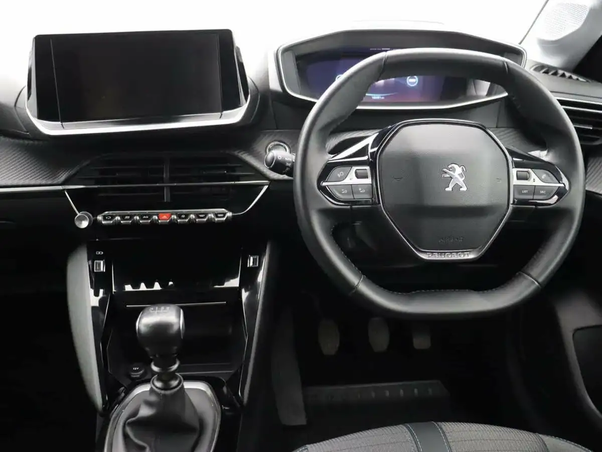 2020-peugeot-208-12-puretech-allure-100bhp-big-13