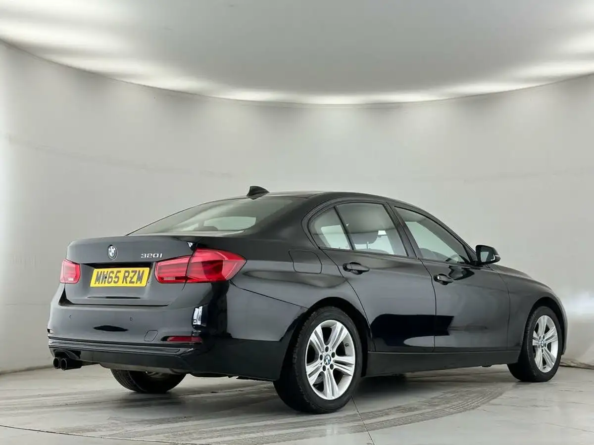 2015-bmw-3-series-20-320i-sport-saloon-4d-1998cc-big-5