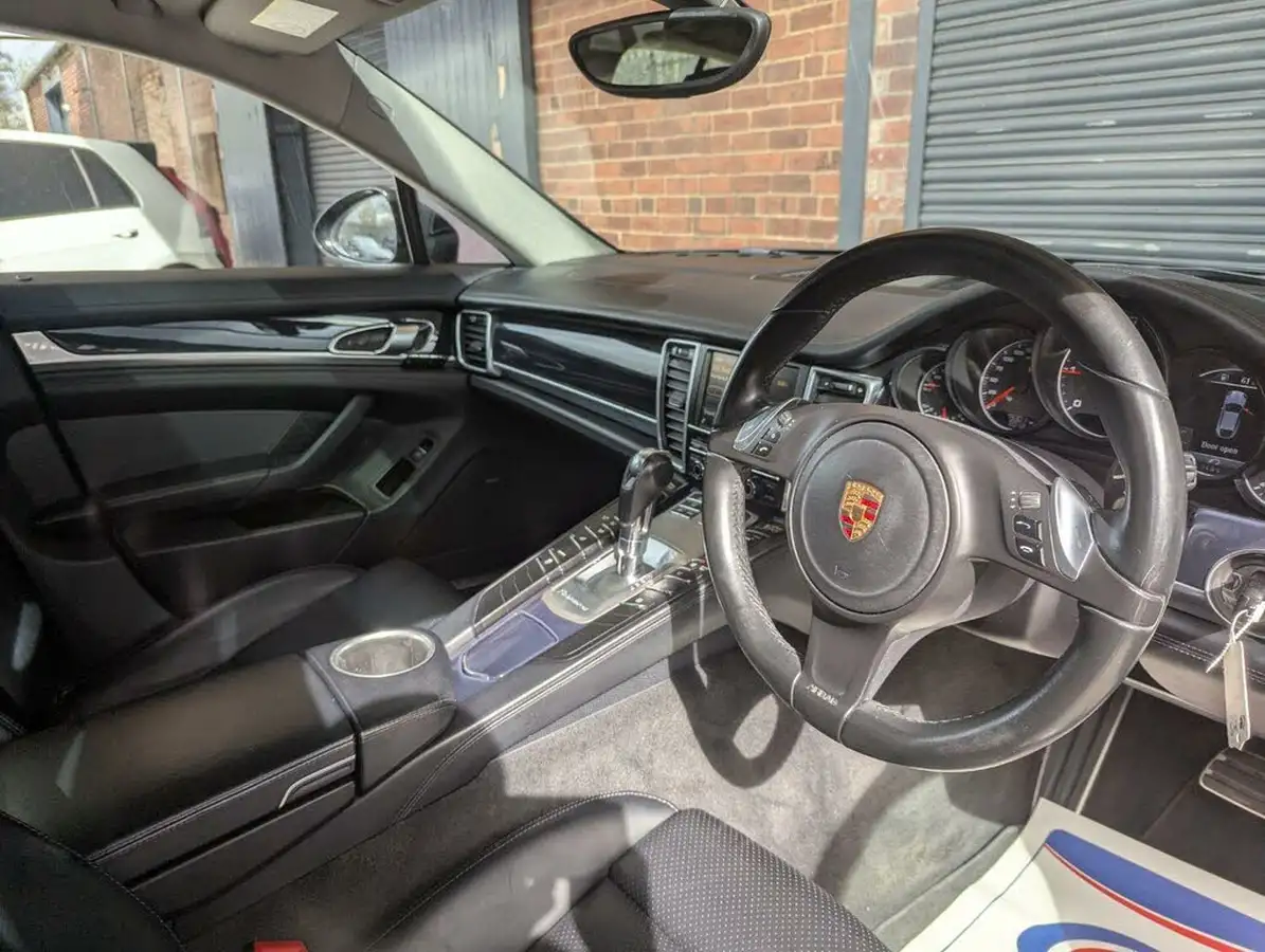 2015-porsche-panamera-30td-big-5