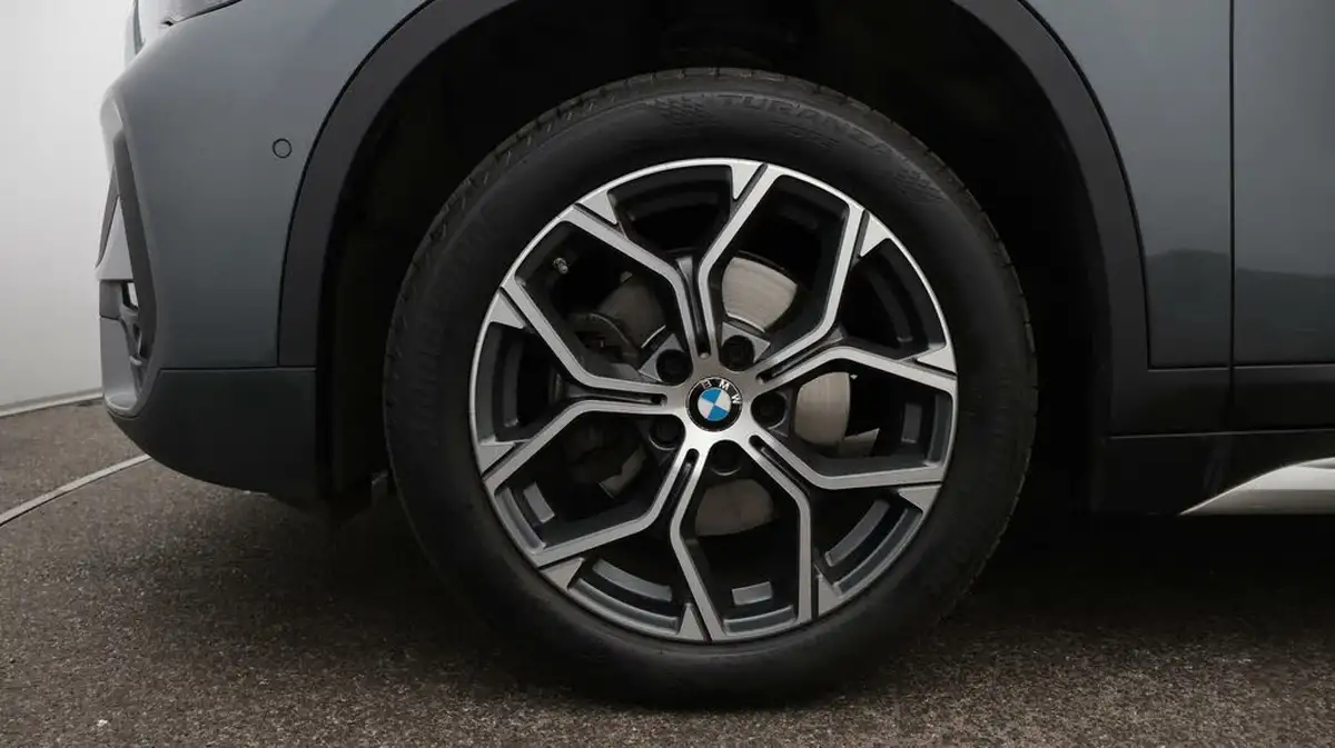 2022-bmw-x1-20td-sdrive18d-xline-sport-auto-big-18