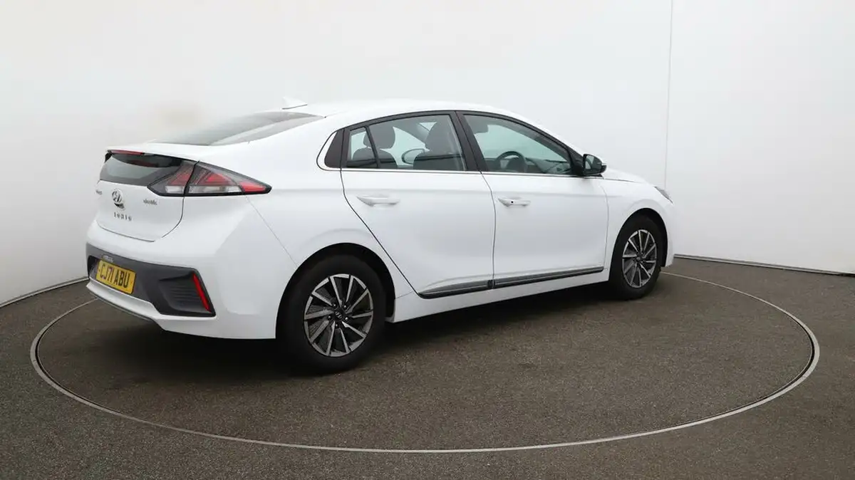2022-hyundai-ioniq-e-premium-electric-big-45