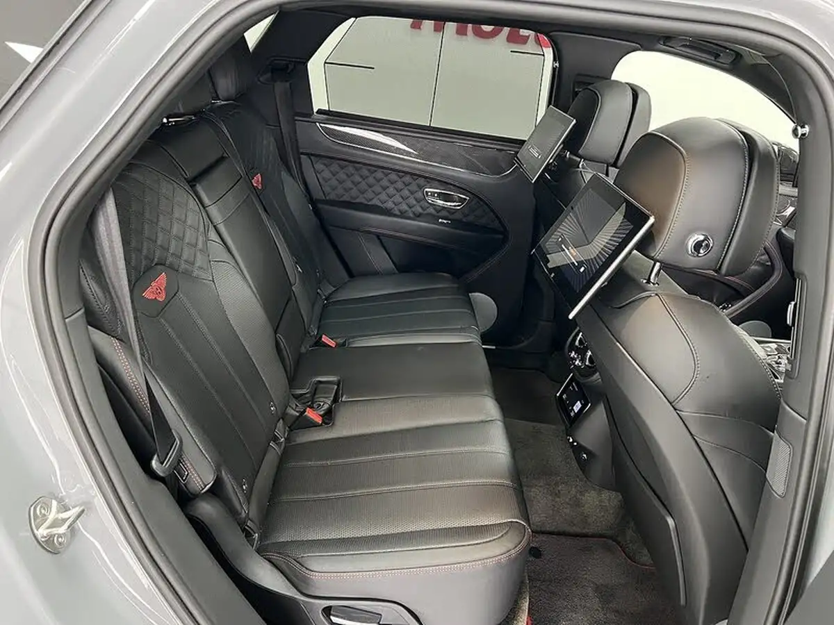 2023-bentley-bentayga-40-v8-s-big-19