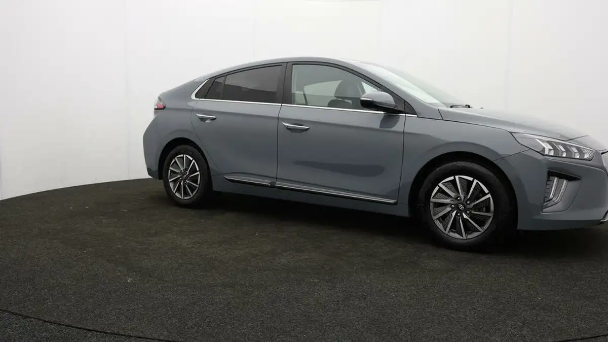 2021-hyundai-ioniq-e-premium-electric-100kw-big-63