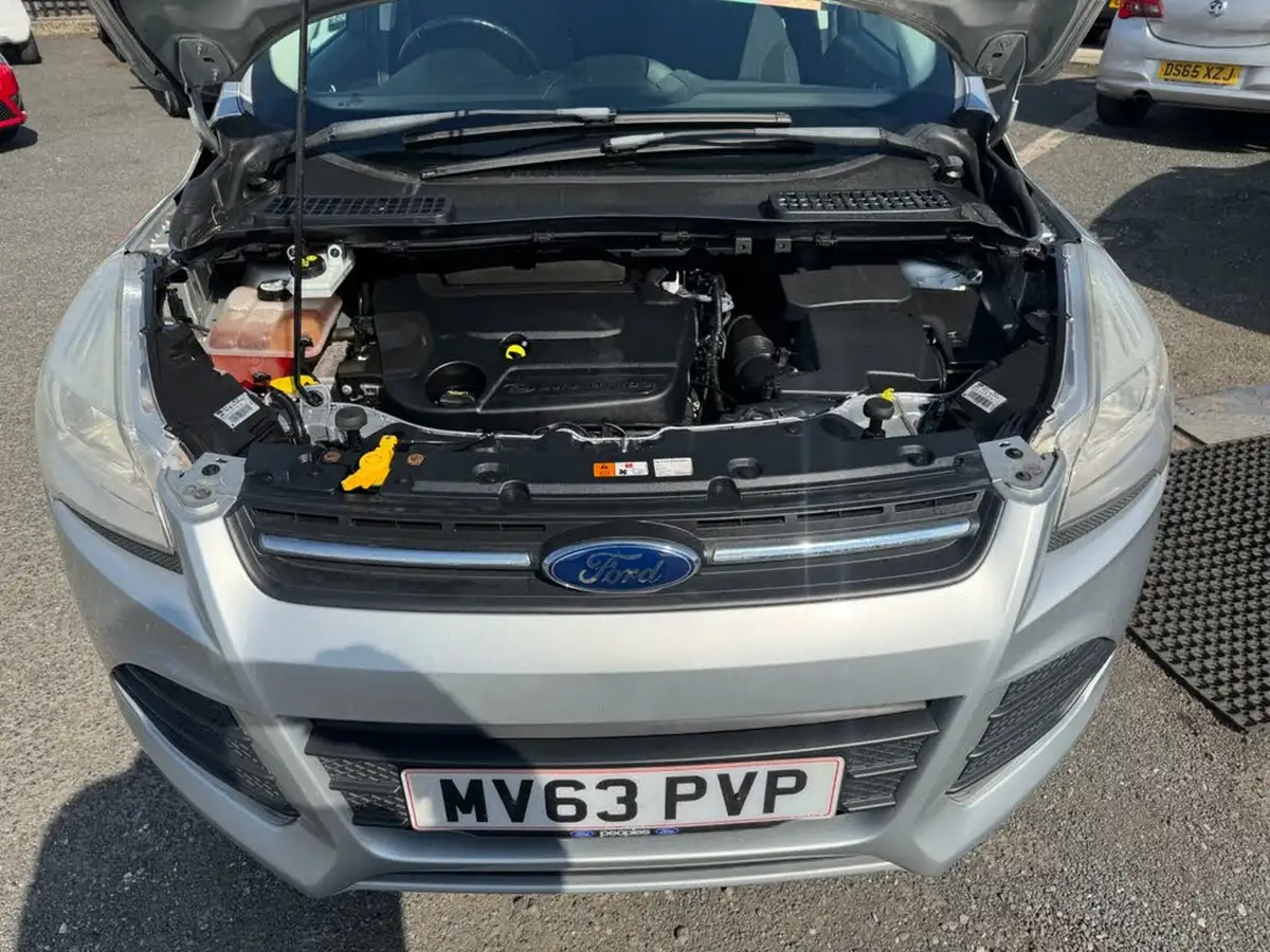 2013-ford-kuga-20tdci-zetec-big-9