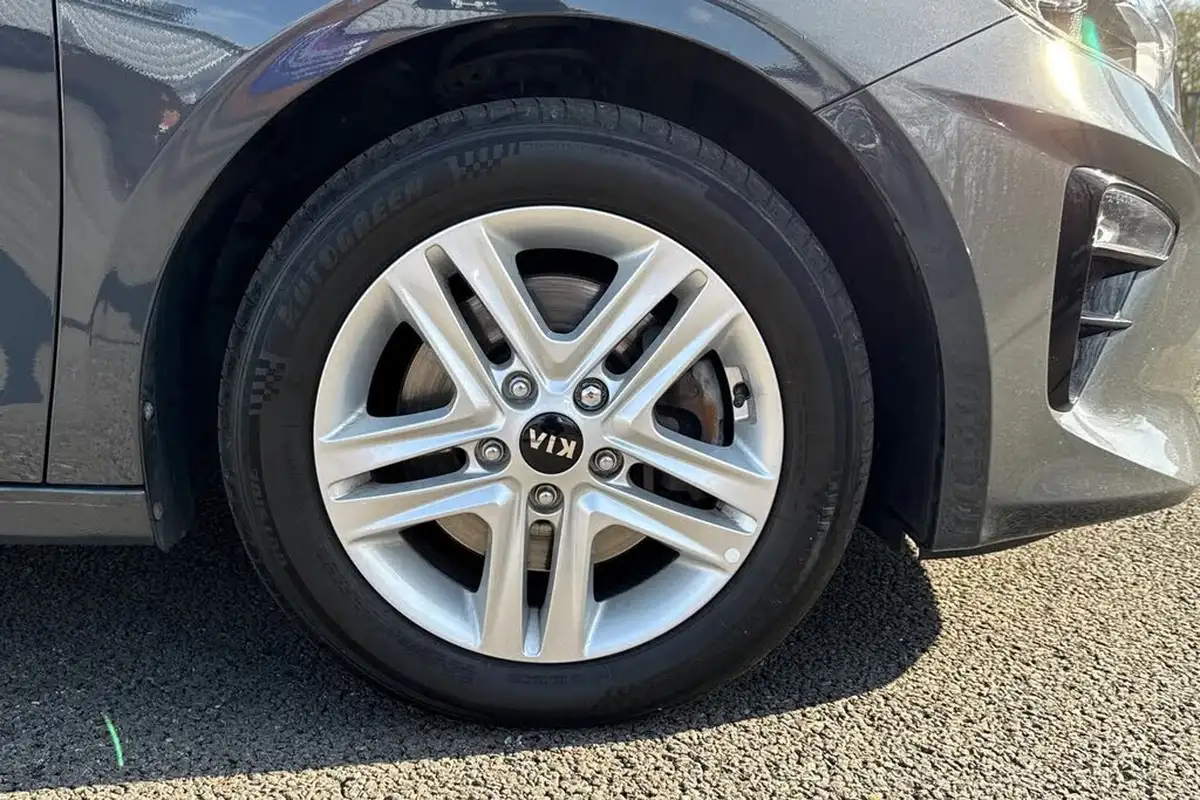 2021-kia-ceed-16crdi-2-134bhp-48v-mhev-hatchback-big-9